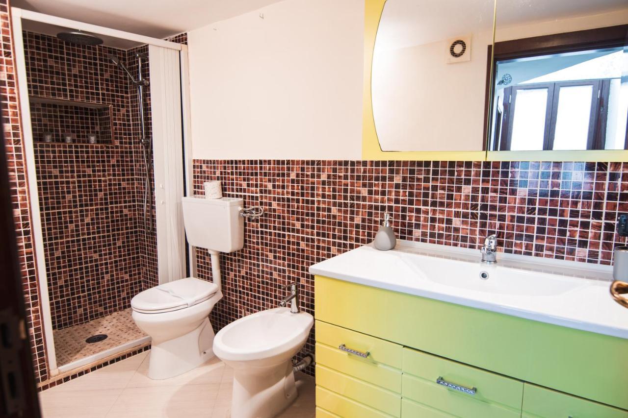 Centro Storico Garibaldi Guest House Наполи Екстериор снимка